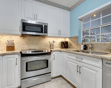 310 Gulfstream Drive - Photo Thumbnail 12