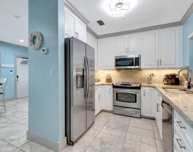 310 Gulfstream Drive - Photo Thumbnail 13