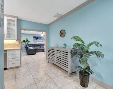 310 Gulfstream Drive - Photo Thumbnail 17