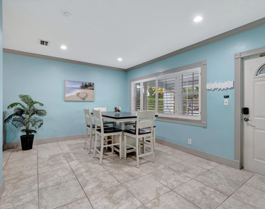 310 Gulfstream Drive - Photo Thumbnail 16