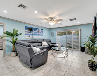 310 Gulfstream Drive - Photo Thumbnail 6
