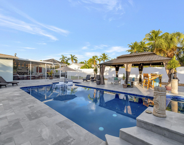 310 Gulfstream Drive - Photo Thumbnail 7