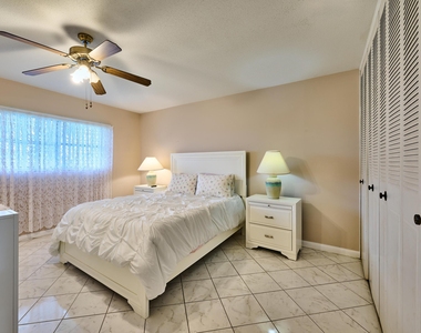 2804 Crosley Drive E - Photo Thumbnail 16