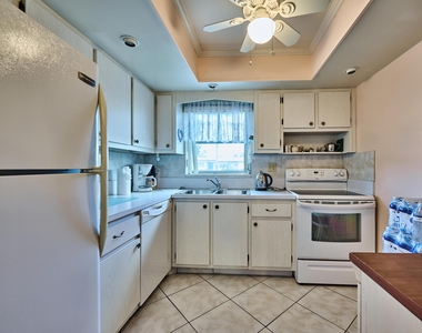 2804 Crosley Drive E - Photo Thumbnail 10
