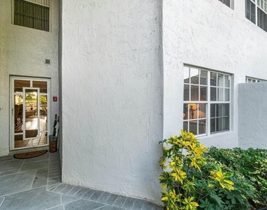 11706 Briarwood Circle - Photo Thumbnail 34