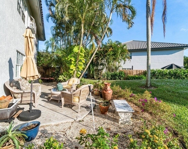 11706 Briarwood Circle - Photo Thumbnail 43