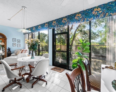 11706 Briarwood Circle - Photo Thumbnail 10