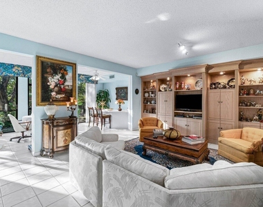 11706 Briarwood Circle - Photo Thumbnail 3