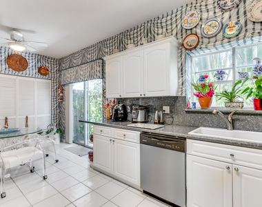 11706 Briarwood Circle - Photo Thumbnail 16