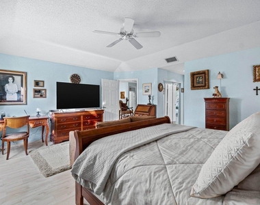11706 Briarwood Circle - Photo Thumbnail 20