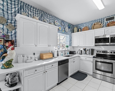 11706 Briarwood Circle - Photo Thumbnail 14