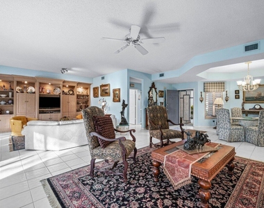 11706 Briarwood Circle - Photo Thumbnail 4