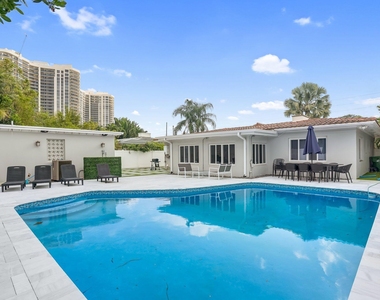 3025 Center Avenue - Photo Thumbnail 22
