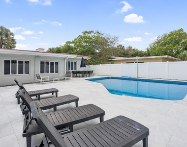 3025 Center Avenue - Photo Thumbnail 21