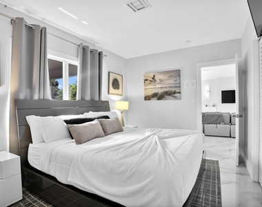 3025 Center Avenue - Photo Thumbnail 32