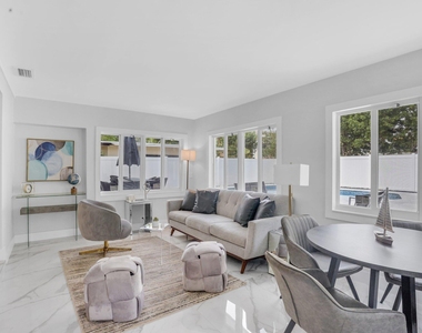 3025 Center Avenue - Photo Thumbnail 15