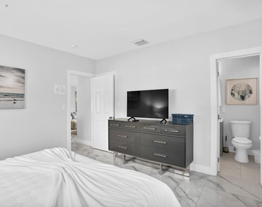 3025 Center Avenue - Photo Thumbnail 26