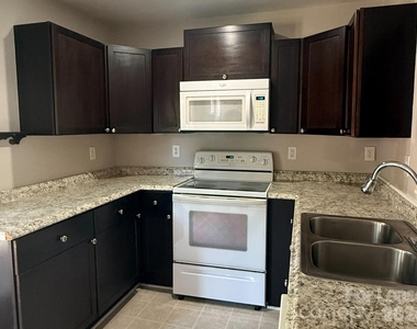 2623 Vail Avenue - Photo Thumbnail 2