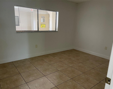 8065 Sw 107th Avenue - Photo Thumbnail 7