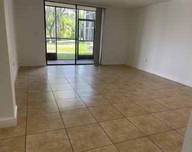 8065 Sw 107th Avenue - Photo Thumbnail 6