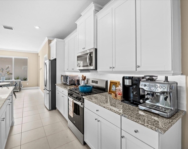 860 Sw Bushel Trail - Photo Thumbnail 5