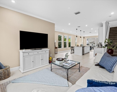 860 Sw Bushel Trail - Photo Thumbnail 9