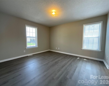 2002 Joseph Mcneil Avenue - Photo Thumbnail 11