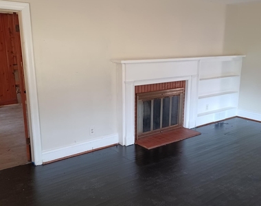 2504 Park Lane - Photo Thumbnail 8