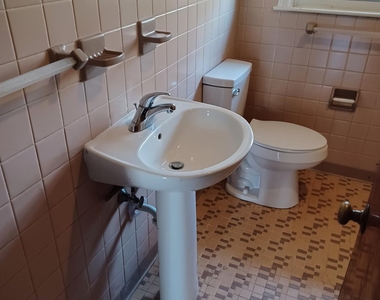 2504 Park Lane - Photo Thumbnail 6