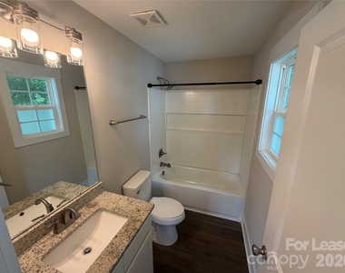1204 W Airline Avenue - Photo Thumbnail 12