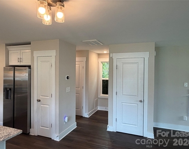 1204 W Airline Avenue - Photo Thumbnail 7