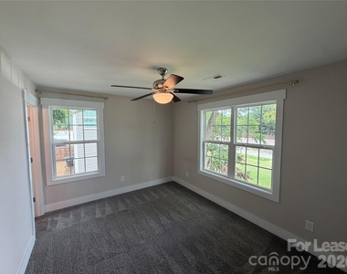 1204 W Airline Avenue - Photo Thumbnail 11