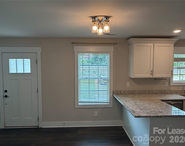 1204 W Airline Avenue - Photo Thumbnail 3