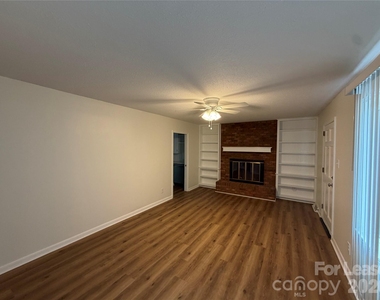 147 Crooked Lane - Photo Thumbnail 4