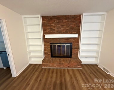 147 Crooked Lane - Photo Thumbnail 5