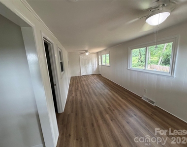 147 Crooked Lane - Photo Thumbnail 9
