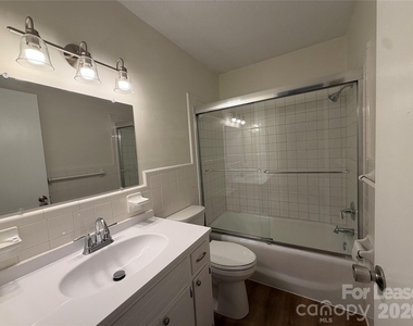 147 Crooked Lane - Photo Thumbnail 12
