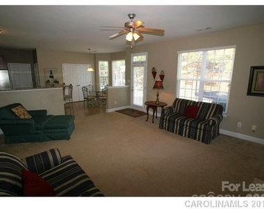 10132 Montrose Drive Nw - Photo Thumbnail 9