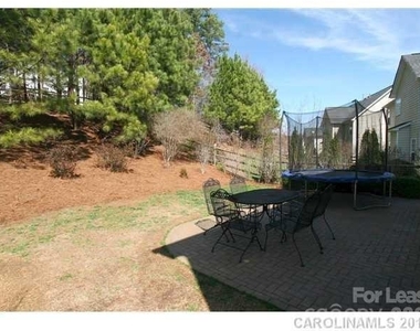10132 Montrose Drive Nw - Photo Thumbnail 14