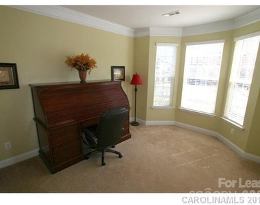 10132 Montrose Drive Nw - Photo Thumbnail 1