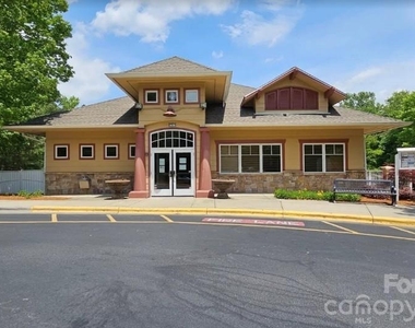 10132 Montrose Drive Nw - Photo Thumbnail 17