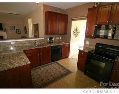 10132 Montrose Drive Nw - Photo Thumbnail 10