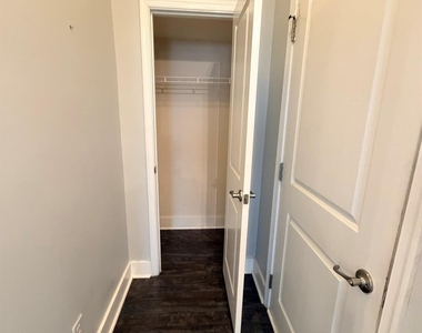 5816 Selkirkshire Road - Photo Thumbnail 21