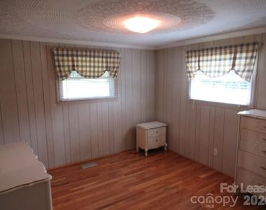 1357 Beal Road - Photo Thumbnail 12
