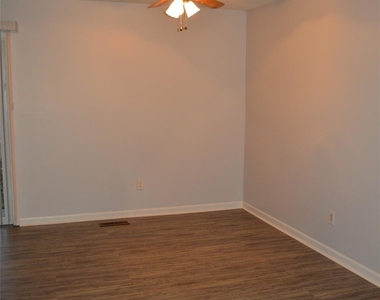 1235 15th Avenue Nw - Photo Thumbnail 6