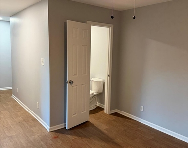 3805 Miriam Drive - Photo Thumbnail 4