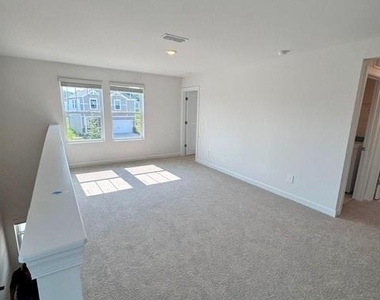 1265 30th Lane Ne - Photo Thumbnail 11