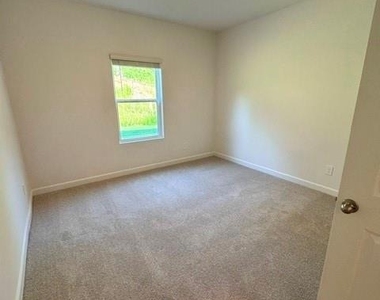 1265 30th Lane Ne - Photo Thumbnail 10