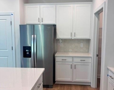 1265 30th Lane Ne - Photo Thumbnail 5