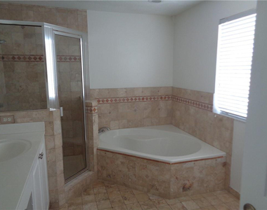 11379 Nw 34th Place - Photo Thumbnail 19